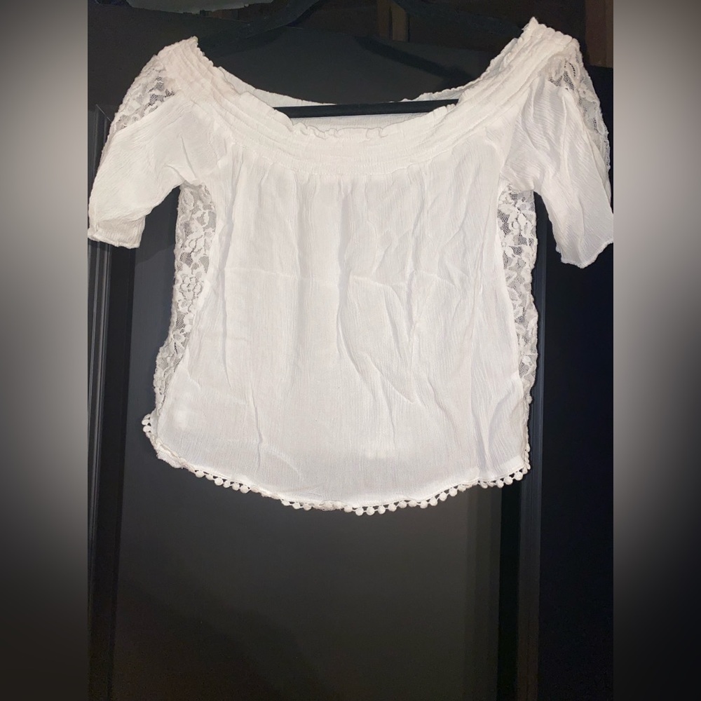 Ardene Off-The-Shoulder Lace Top M